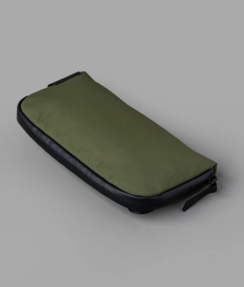Alpaka Flight Pouch - Image 11
