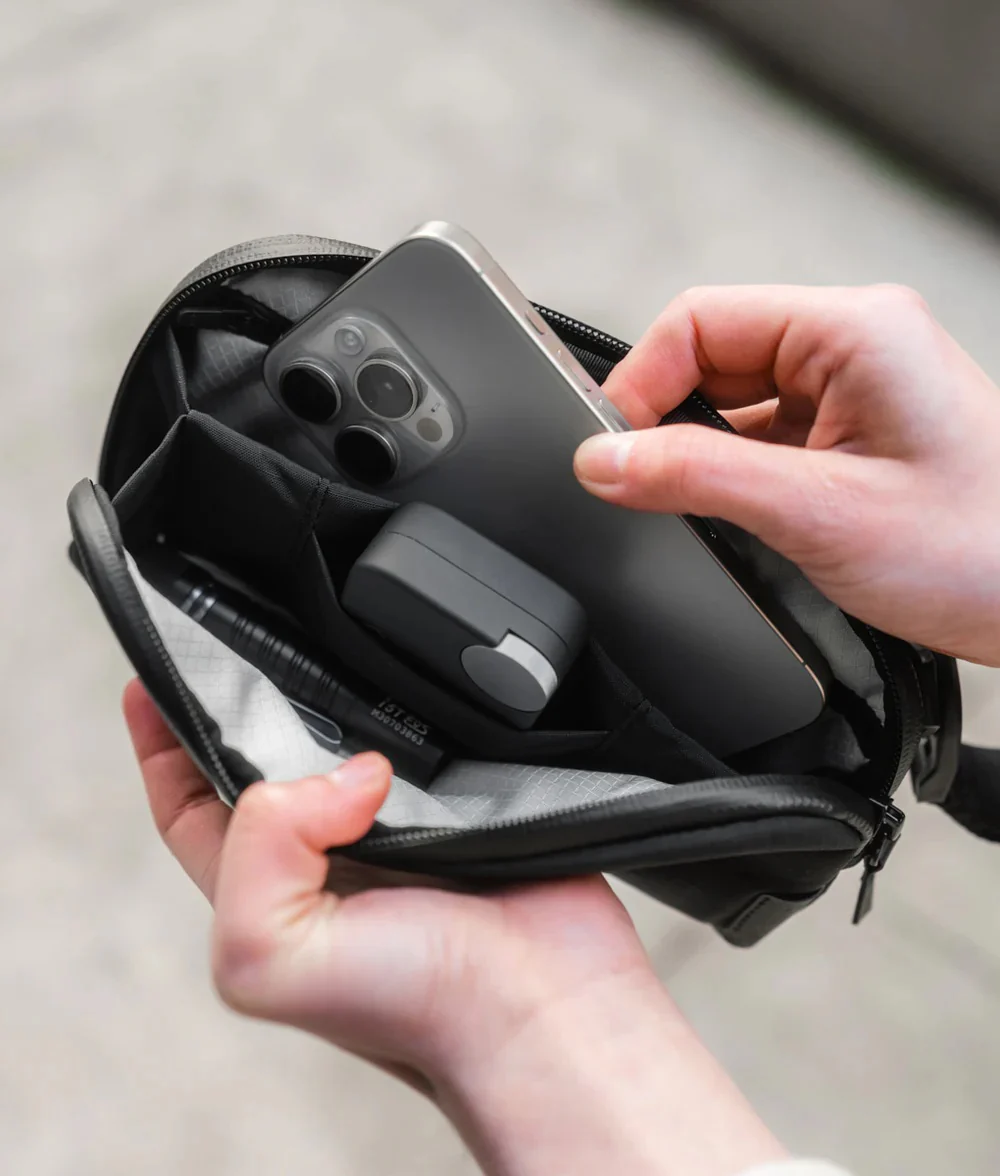 Alpaka Flight Pouch - Image 23