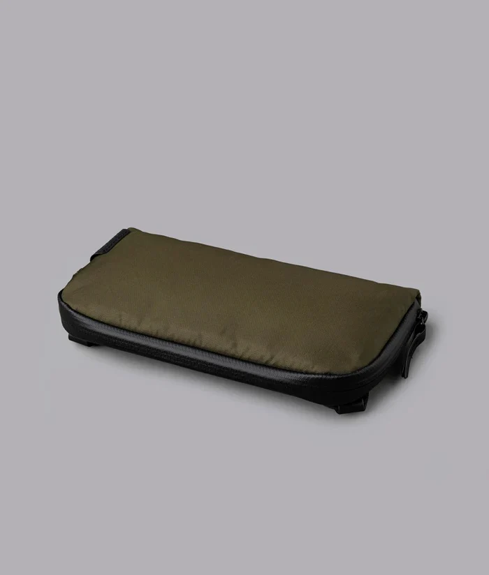 Alpaka Flight Pouch - Image 47