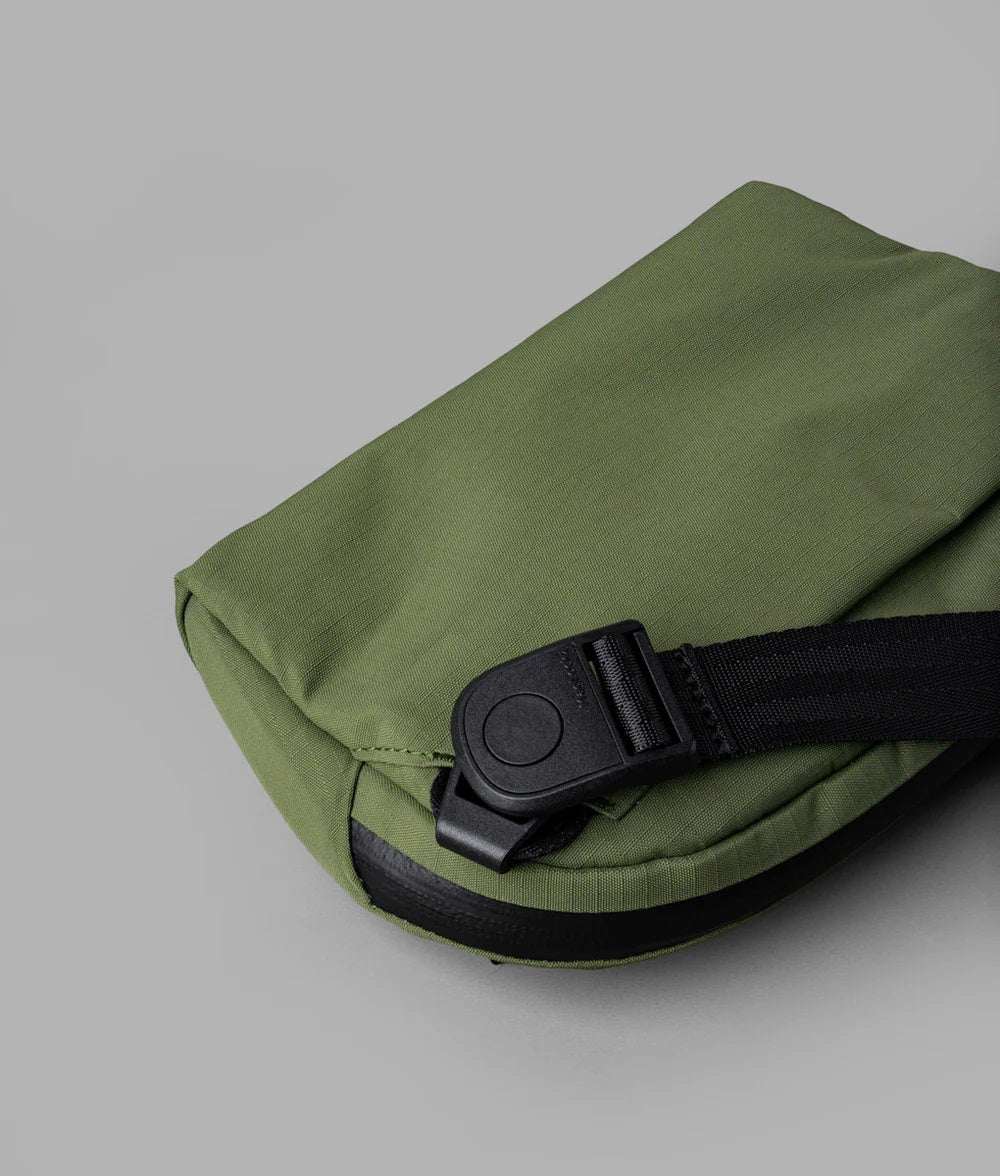 Alpaka Flight Sling 1L - Image 14