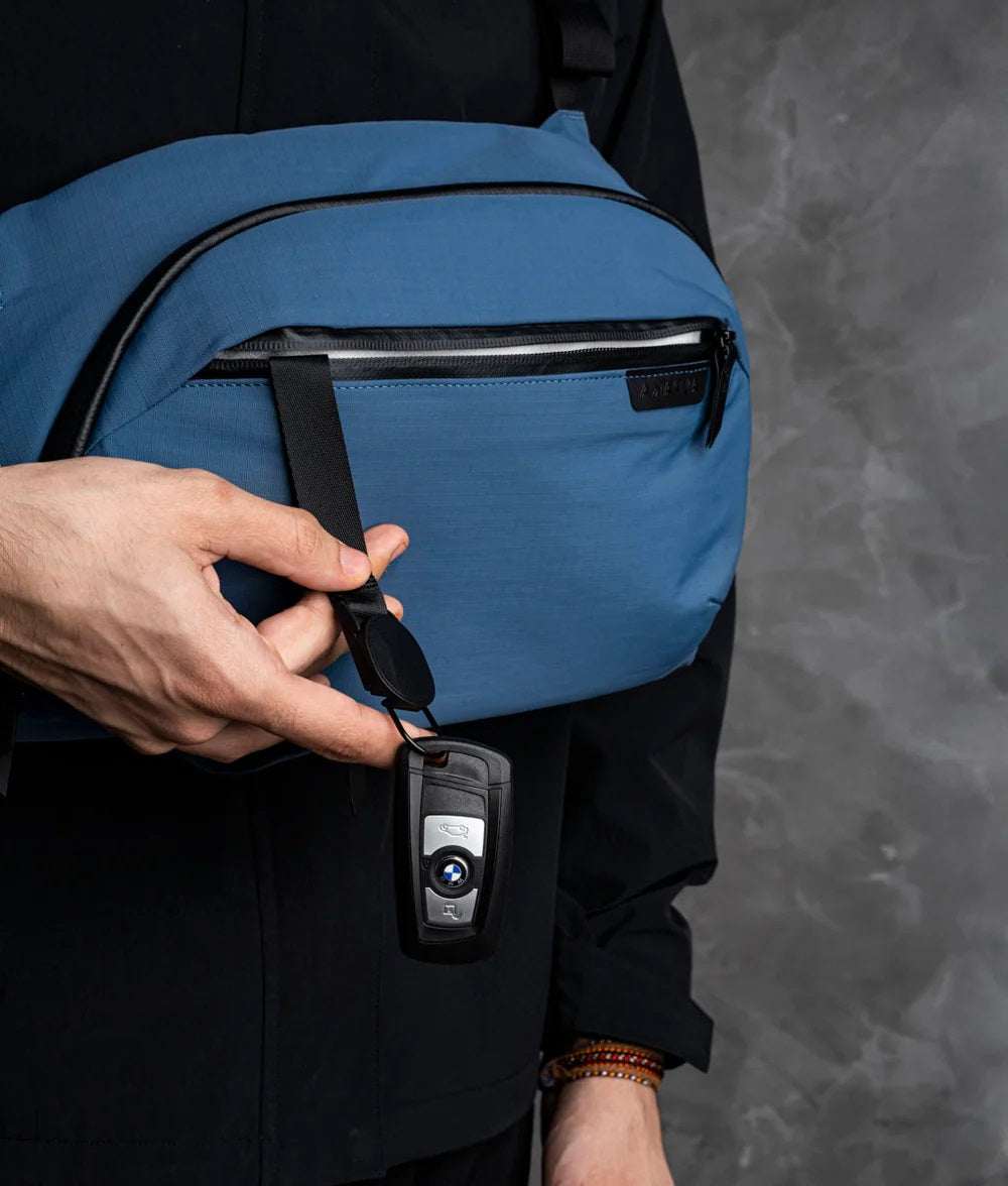 Alpaka Metro Crossbody – Left Shoulder - Image 11