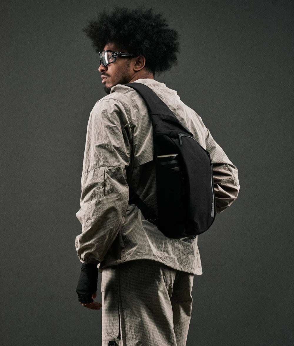 Alpaka Metro Crossbody – Left Shoulder - Image 13