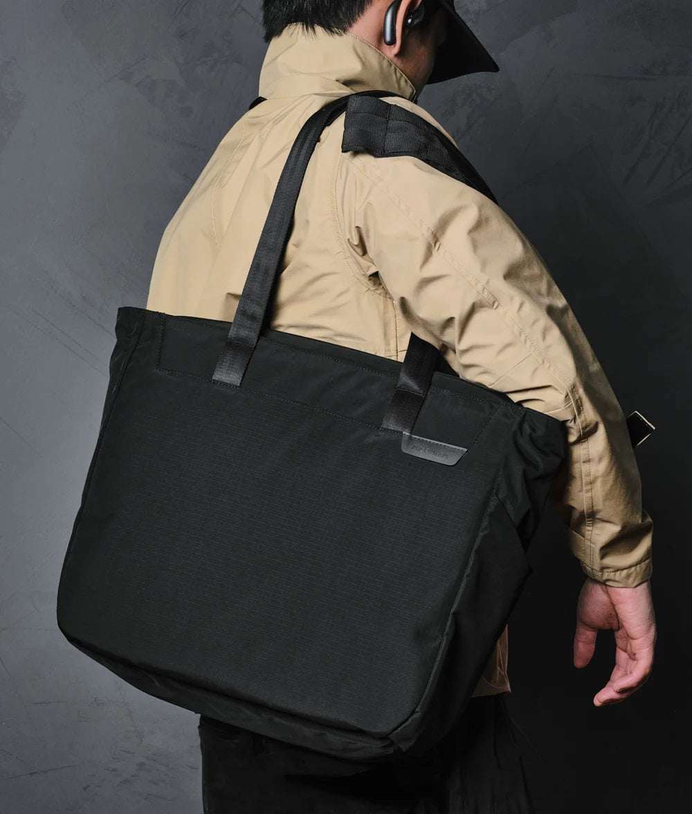 Alpaka Metro Tote - Image 17