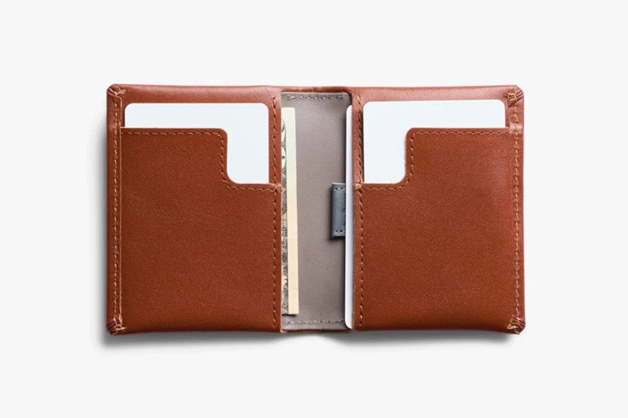 Bellroy Slim Sleeve - Image 44