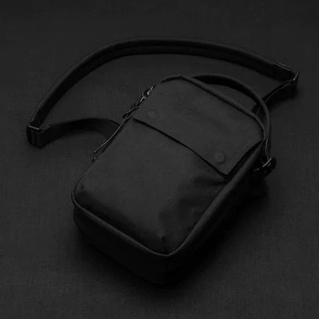 Black Ember : Kompak Jet Black - Image 4