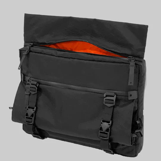 Code of Bell Apex Liner Max Pitch Black - Image 8
