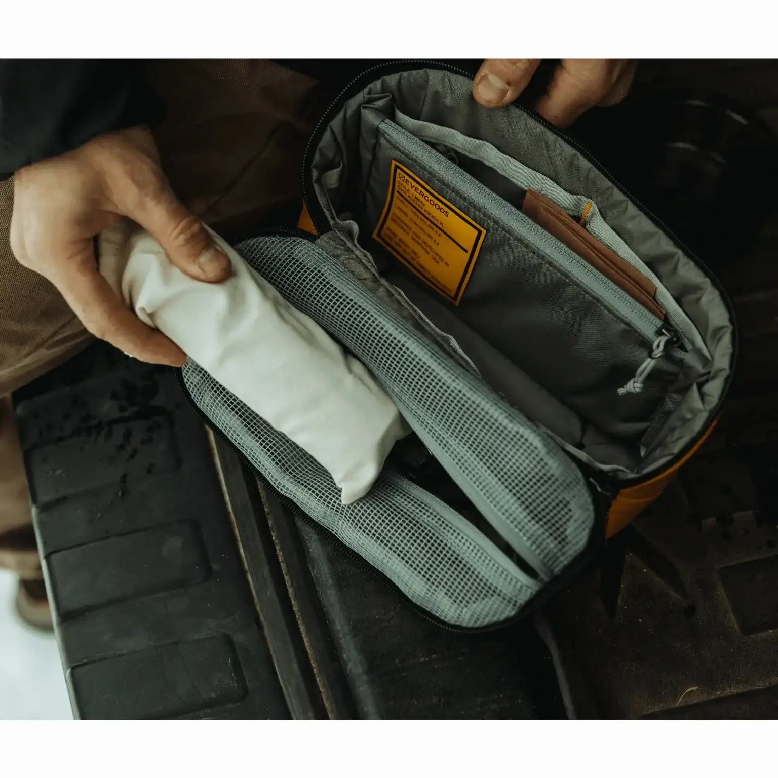 Evergoods Civic Access Pouch 2L - Expedition Yellow - Image 9