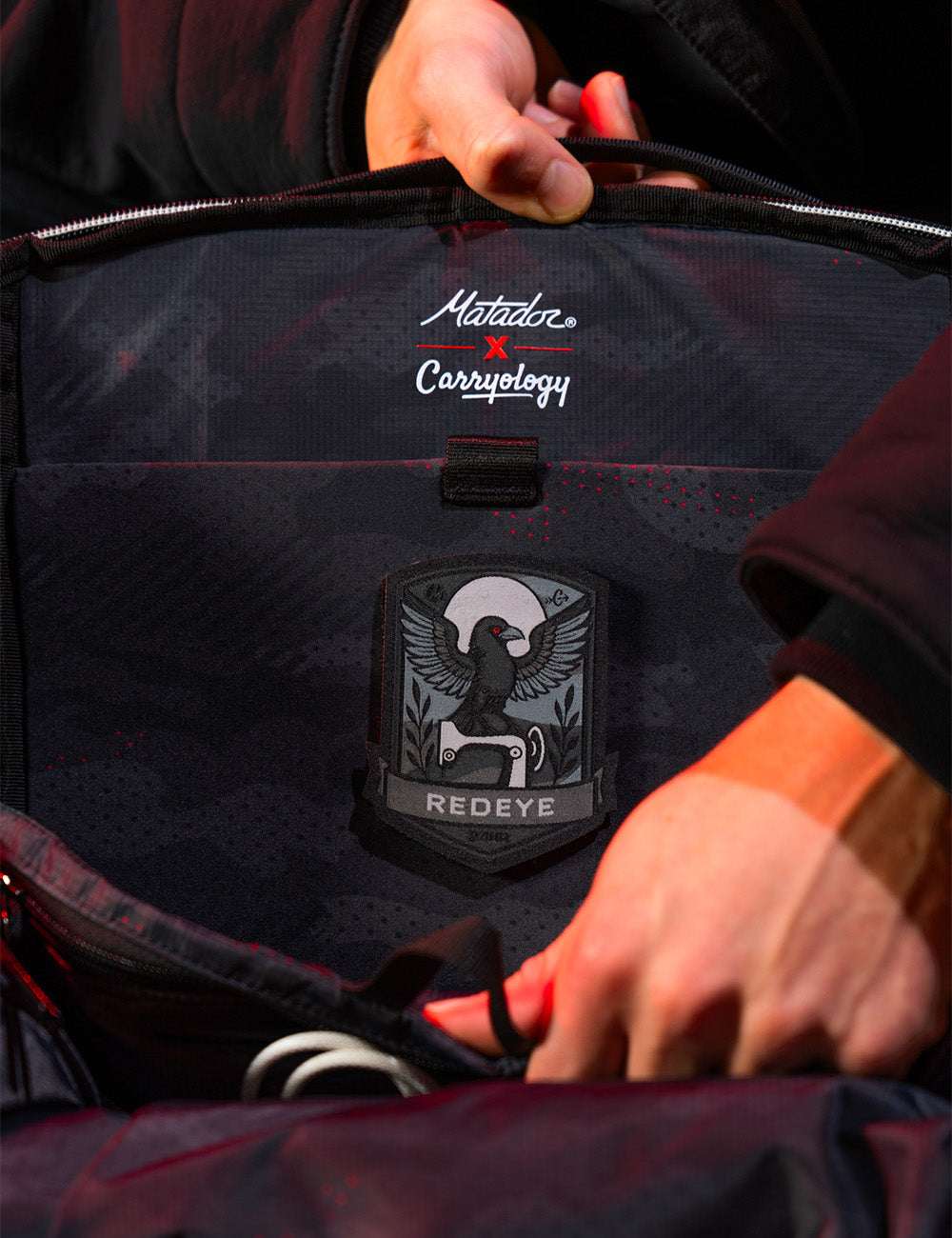 Matador® x Carryology® Redeye 24 - Black Edition - Image 11