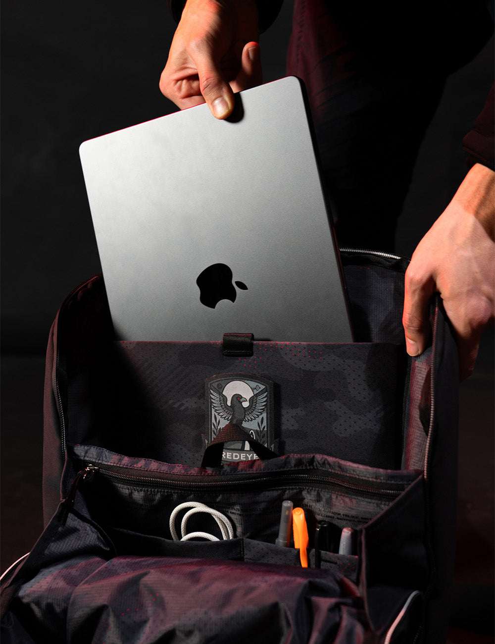 Matador® x Carryology® Redeye 24 - Black Edition - Image 14