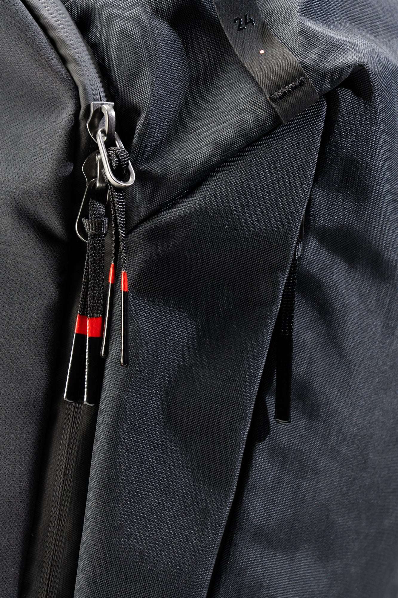 Matador® x Carryology® Redeye 24 - Black Edition - Image 20