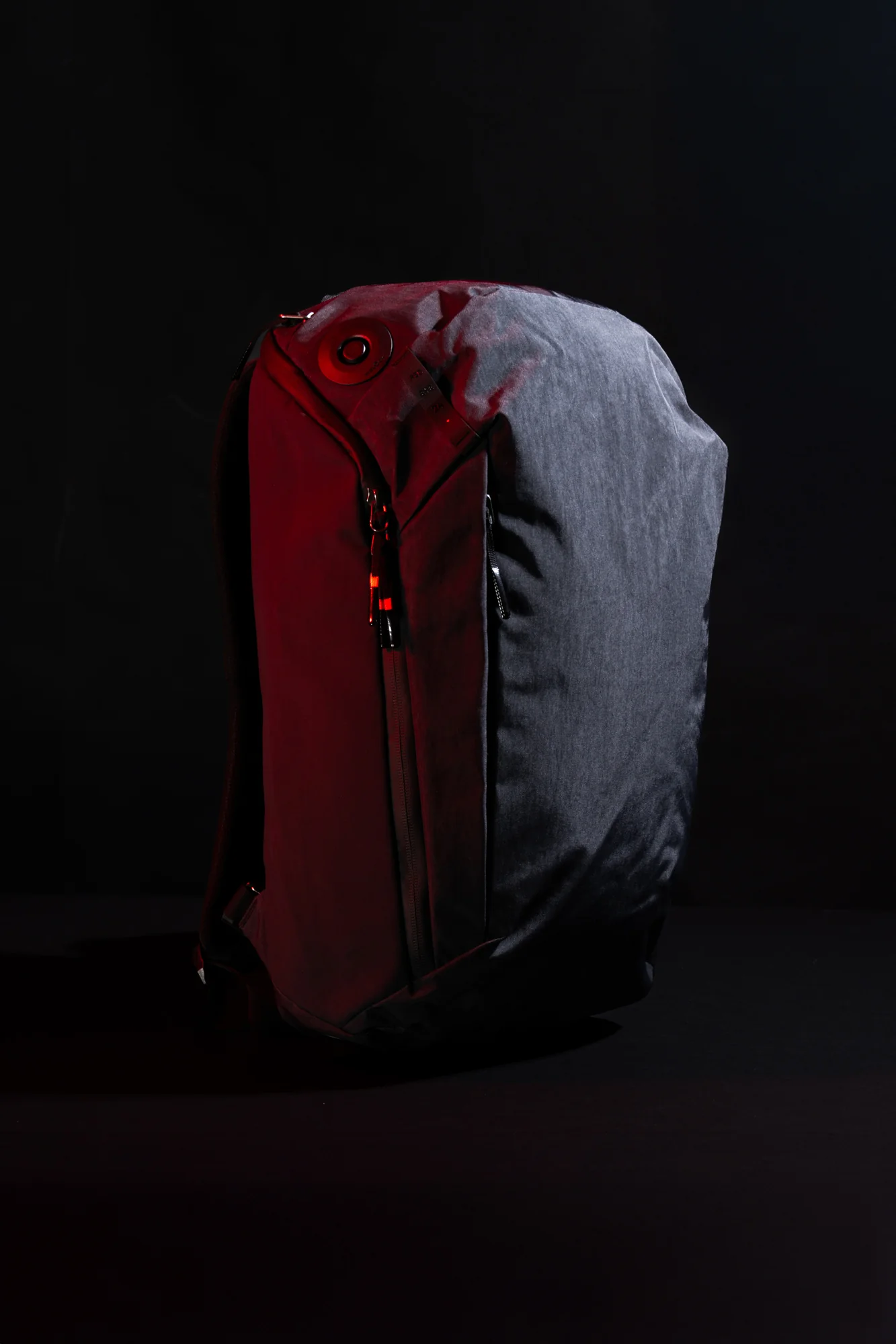 Matador® x Carryology® Redeye 24 - Black Edition - Image 23