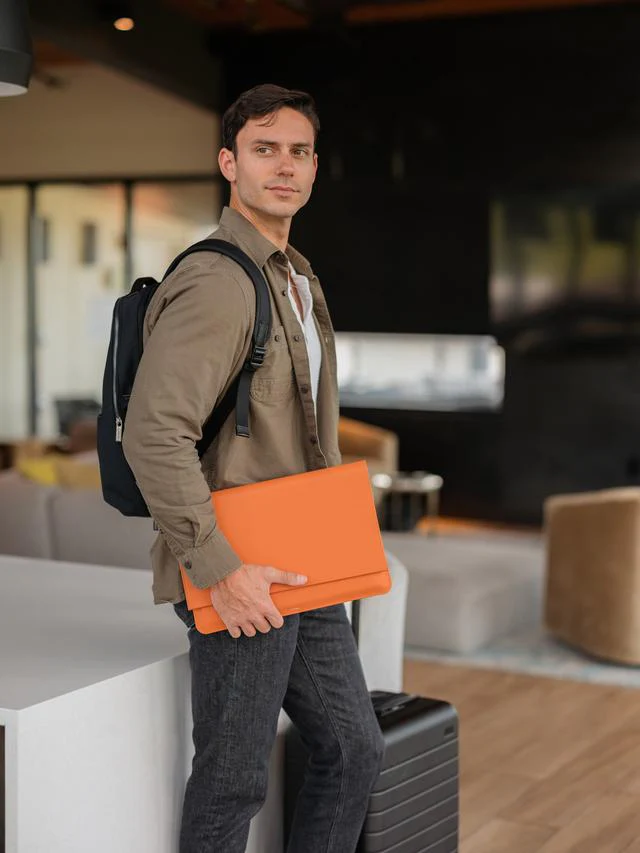 Orbitkey Hybrid Work Laptop Sleeve - Image 8