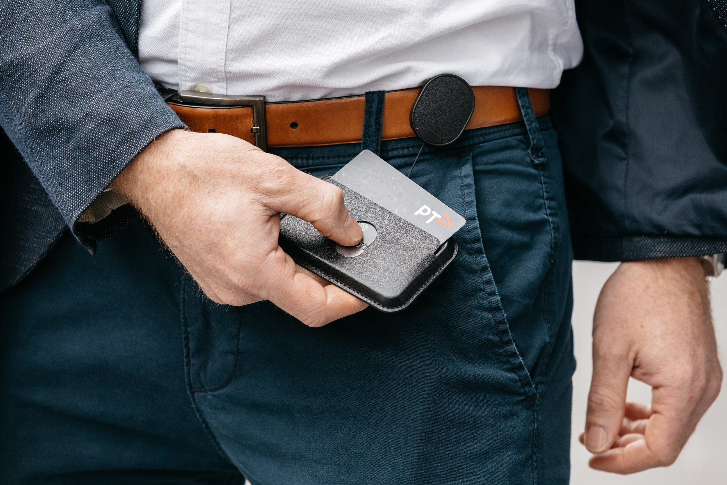 Orbitkey ID Card Holder PRO With Lanyard - Image 3